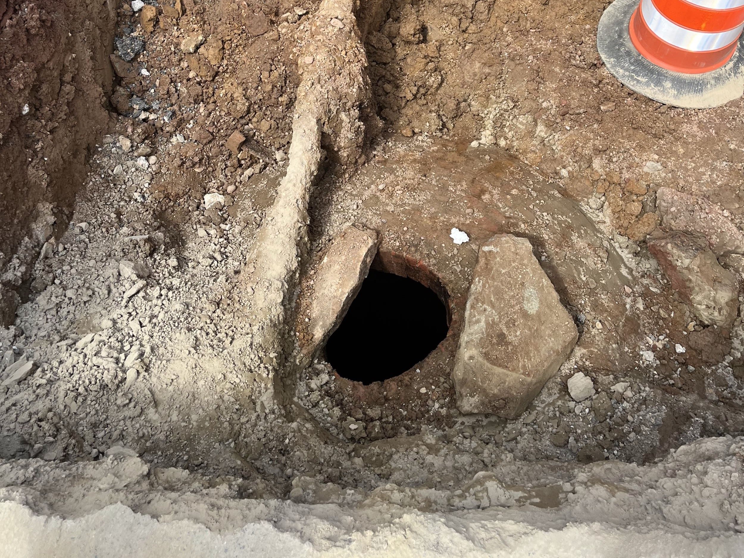 Workers Uncover an Underground Chamber Sealed for More Than a Century Near the National Mall