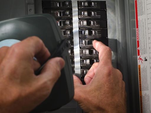 Police shut off circuit breaker swiping scheme in Riverside County