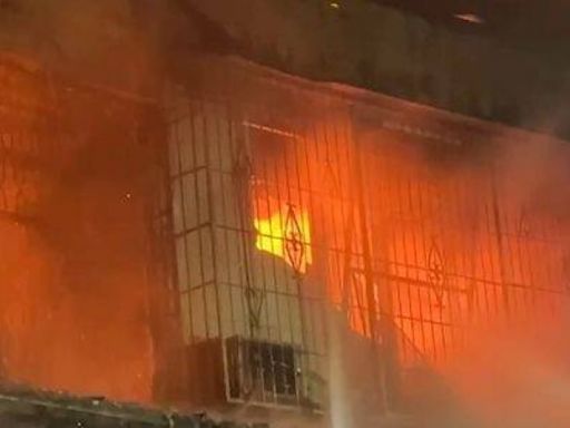 台中神岡家具行深夜大火 凱米颱風助長火勢延燒6棟民宅