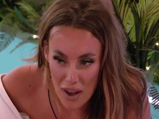 Love Island fans catch ‘exact moment’ 'villain' Islander lies to Harriett