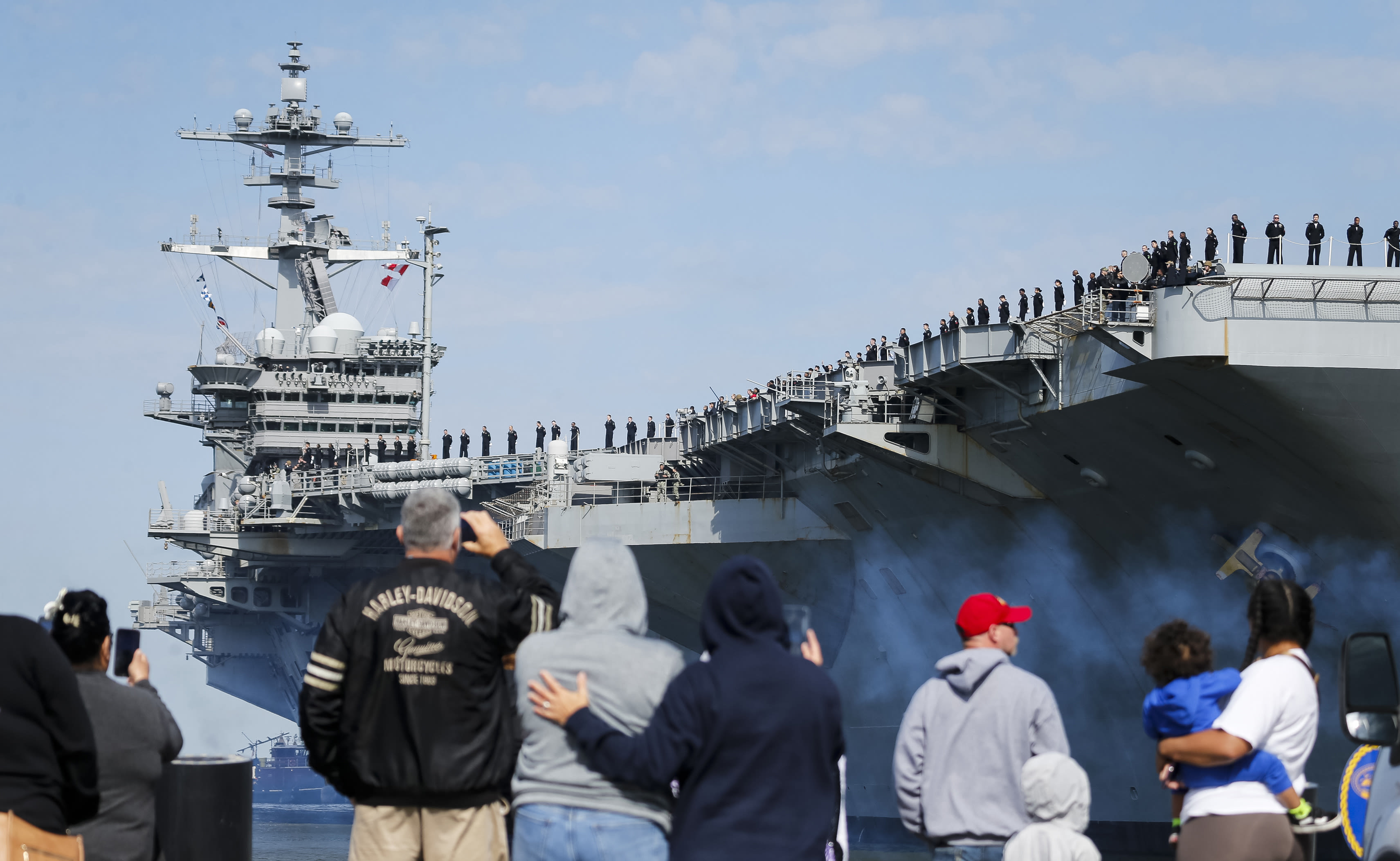 USS George Washington aircraft carrier leaves Norfolk to begin a new chapter in Japan