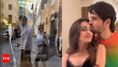 Kiara Advani offers a glimpse into her vacay time with Sidharth Malhotra as the couple twins in black and white: PIC | Hindi Movie News - Times of India