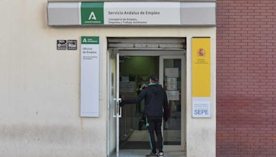 Cádiz logra bajar de los 130.000 parados en abril