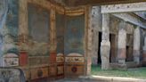 “Idiotic” Tourist Etches Name Into Ancient Pompeii Villa