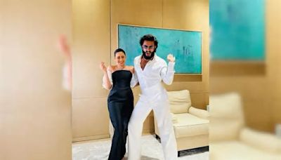 About Last Night: Karisma Kapoor Met Her "Favourite" Ranveer Singh