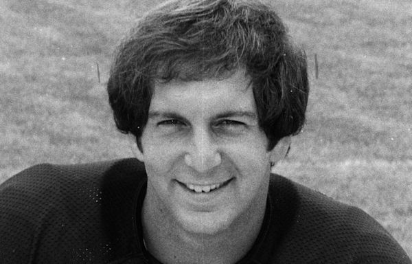 Former Chicago Bears QB Bob Avellini, who helped the team make the playoffs in 1977, dies at 70