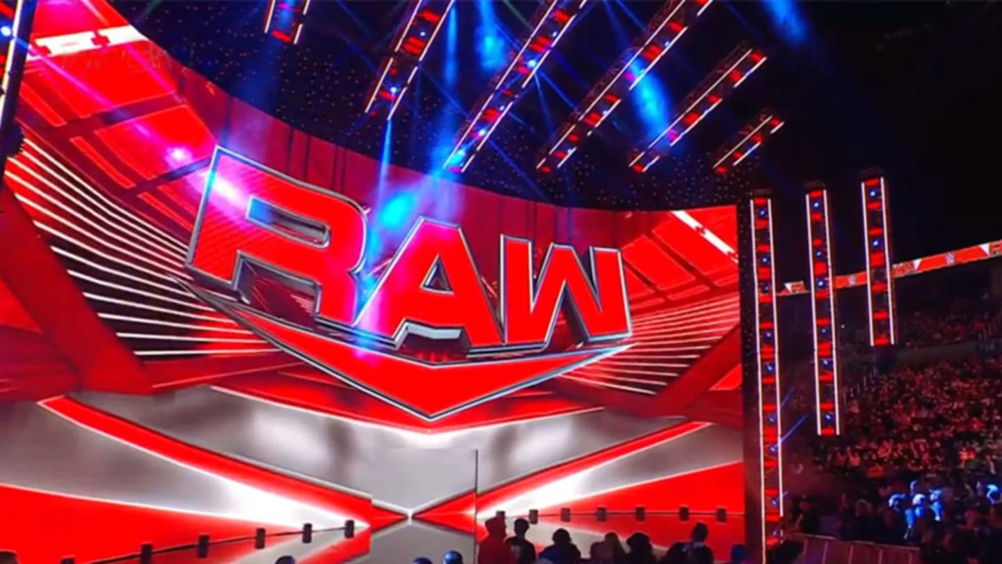 BREAKING: Huge WWE Superstar Makes Shocking Return to Monday Night Raw