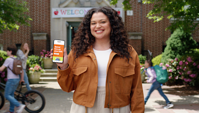 Michelle Buteau and her twins go back-to-school shopping on Amazon