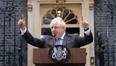Boris Johnson, protagonista de la jornada electoral tras saltarse una medida impulsada por él mismo