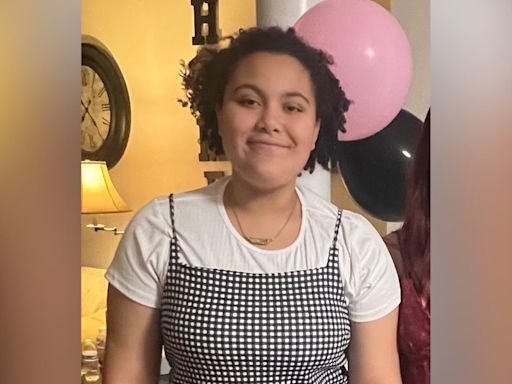 Teen girl reported missing after leaving school, possibly with man