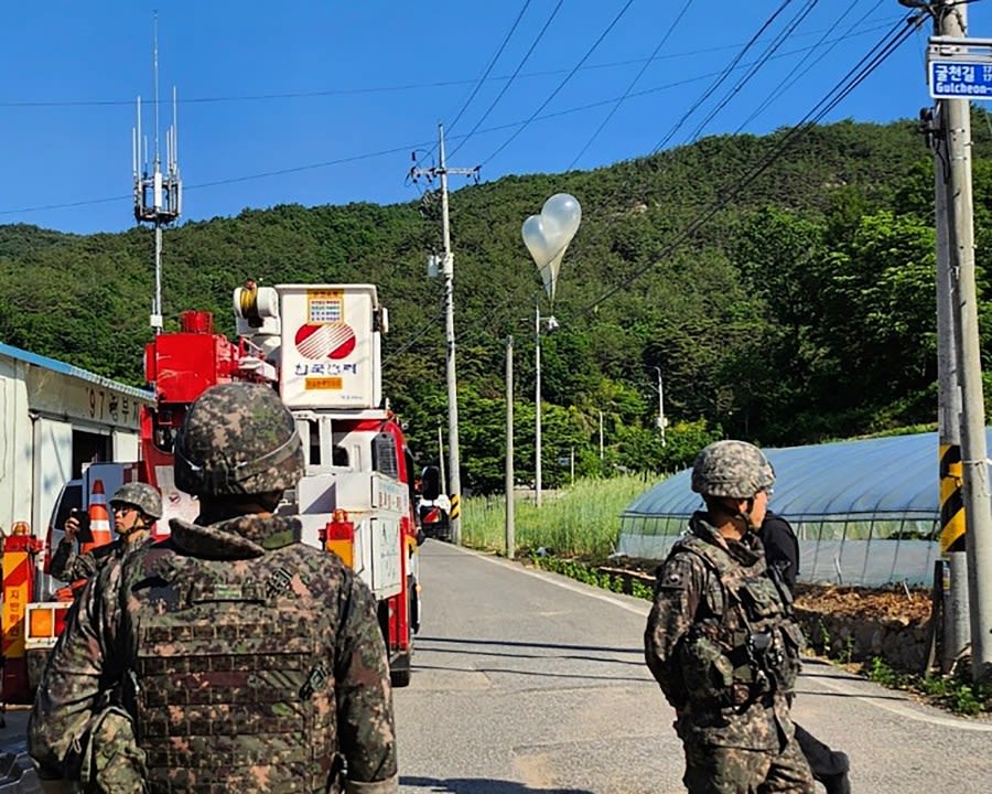 North Korea sends fleet of balloons carrying excrement to South Korea