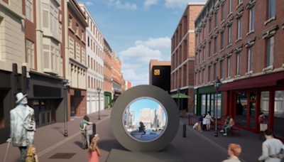 WATCH: Public reacts to futuristic “portal” linking Dublin to New York