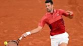 Djokovic muda postura contra Baena e arrasa em Roland Garros
