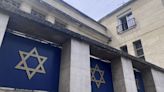 Hundreds attend sabbath ceremony in Paris after synagogue attacked