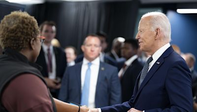 La campaña de Biden dice que los reportes sobre su posible retirada son "falsos"