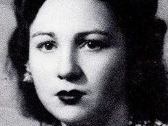Ángeles Flórez Peón, heroine of the Spanish Civil War who spent half a century in exile – obituary