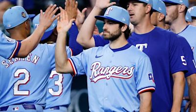 Shades of Willie Mays? Watch Texas Rangers’ Josh Smith make stellar over-the-shoulder snag