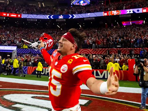 Mahomes' 'Greatest in NFL History' Doesn't Involve Chiefs?!