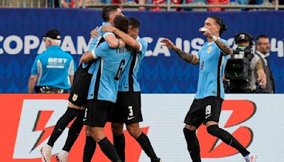 Un consuelo para Bielsa: Uruguay recurre a los penales para subirse al podio de la Copa América - La Tercera