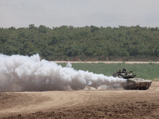 Israel ataca dos hospitales en el norte de Gaza mientras prosigue su incursión en Rafah