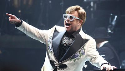 Los hijos de Elton John están preocupados por la salud del músico