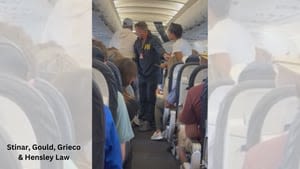 Terrell Davis United flight: Video shows moment FBI agents removed Hall of Famer from plane