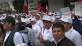 Gremios de emolienteros realizan marcha tras reubicación de la Municipalidad de Lima | VIDEO