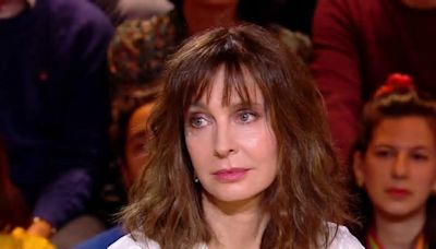 "Dévalorisée" par Alain Delon, Anne Parillaud se confie sur leur relation et sa demande de "pardon" (VIDEO)