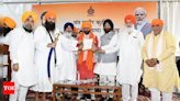 HSGMC hands over 18-point memo of demand to Haryana CM, demands to build houses of Amupur Sikh families | Chandigarh News - Times of India