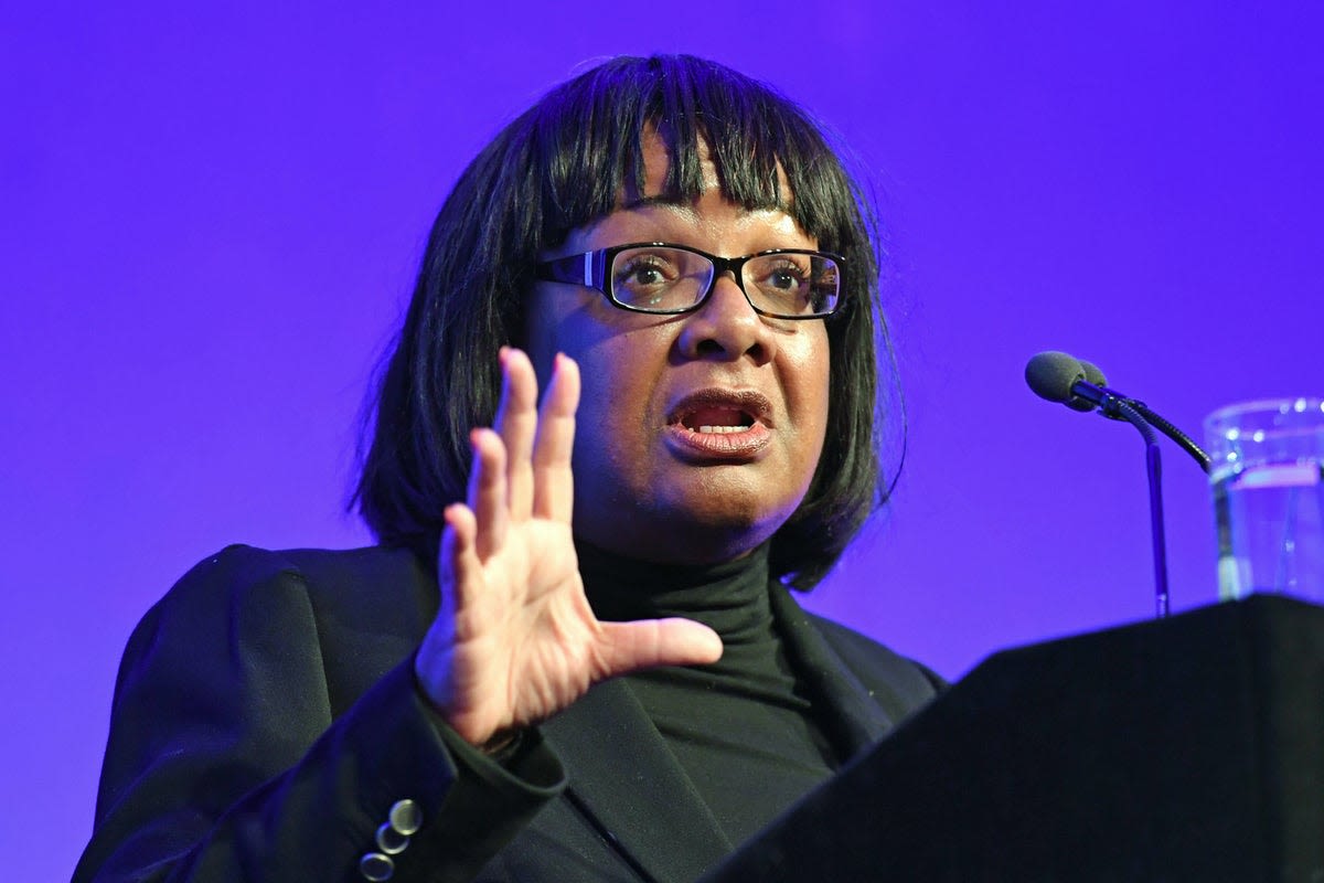 Diane Abbott to be 'rubber-stamped' to stand as Labour MP in London amid 'more lies from Starmer' row