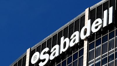 BBVA podría mejorar su propuesta de fusión con Sabadell con un pago en efectivo