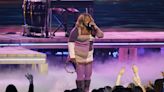 Yola Performs “Break The Bough” At The 2022 American Music Awards