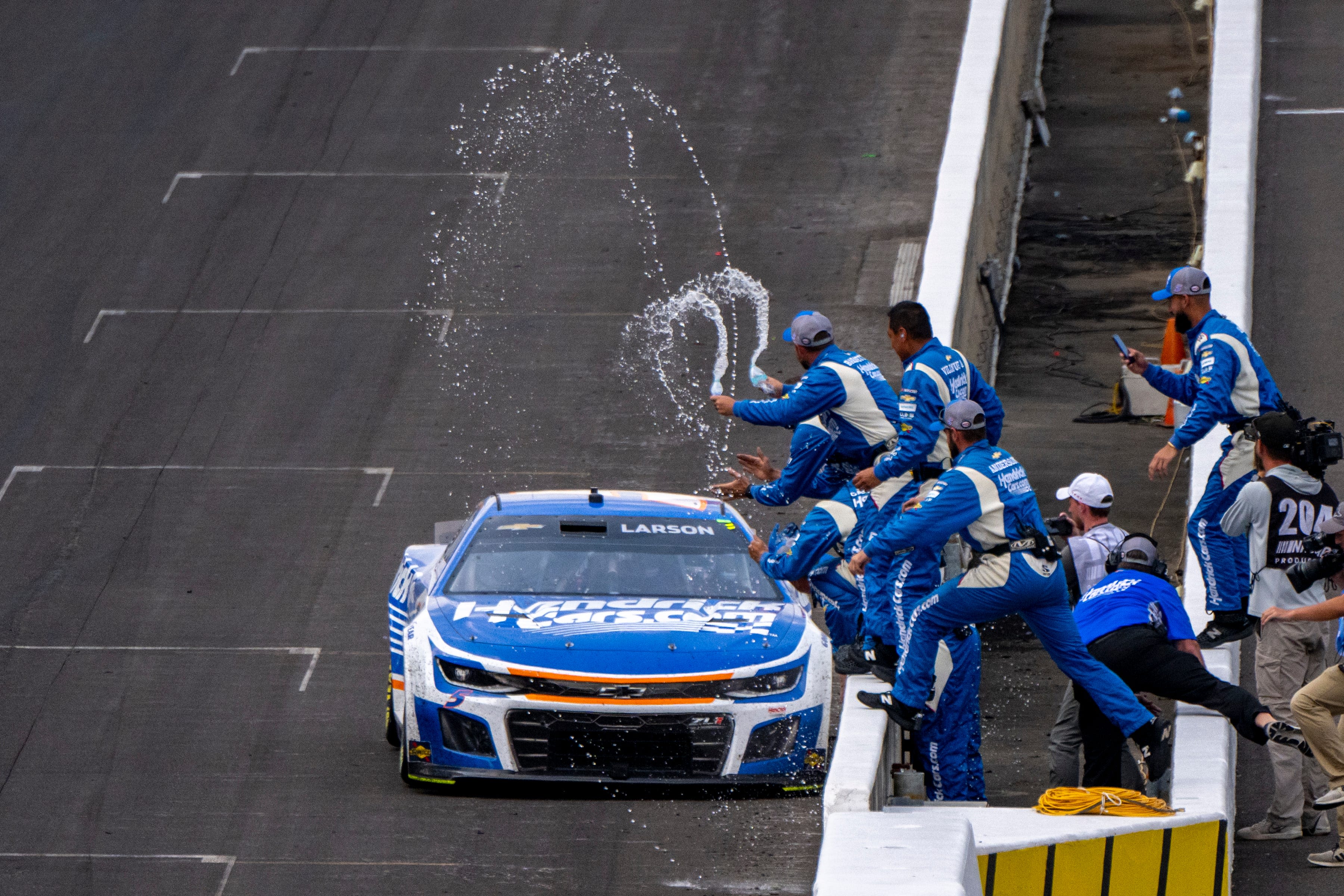 Kyle Larson outlasts two overtimes to capture Brickyard 400 win, promises Indy 500 return