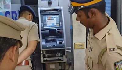 Gang breaks open three ATM kiosks in Kerala’s Thrissur, decamps with lakhs of rupees