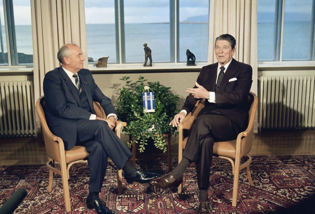 Today in History: Ronald Reagan and Mikhail S. Gorbachev meet in Moscow summit