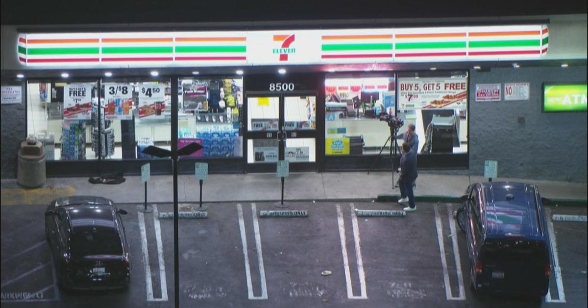 Los Angeles detectives search for teens responsible for 14 flash robberies at 7-Eleven stores