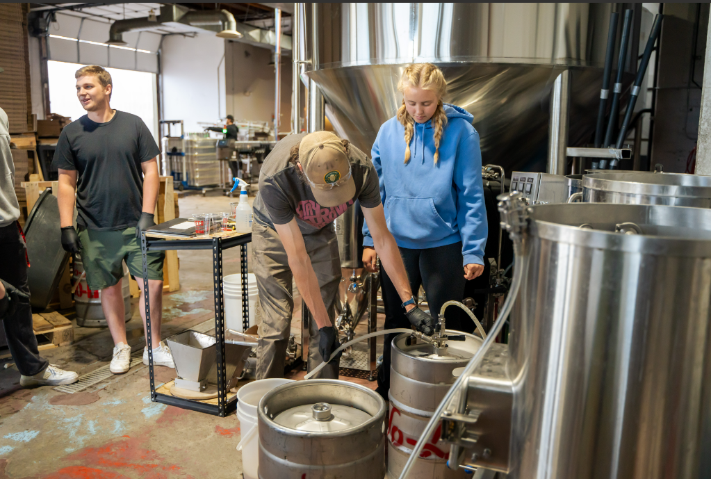 No-Li, Eastern Washington University collaborate on refreshing new beer | FOX 28 Spokane