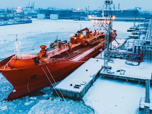 Arctic 'dirty fuel' ban for ships comes into force