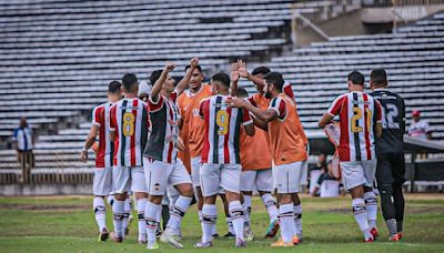 Na véspera de duelo, River-PI atrasa os salários