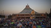 Millones de mexicanos se rinden a la Virgen de Guadalupe sin restricciones