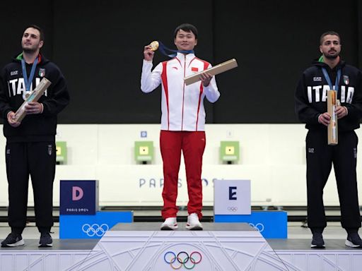 China suma otra medalla de oro en tiro en los Juegos de París