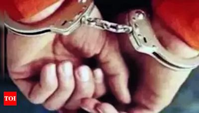 Gang of 7 arrested for knife attack, snatching | Hyderabad News - Times of India