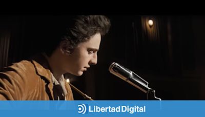 Timothée Chalamet luce y canta como Bob Dylan en 'A Complete Unknown'