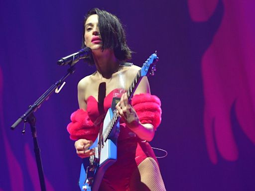 How a gift from Mike McCready helped change St. Vincent’s relationship with the Strat