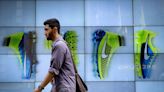 Nike rebaja sus acciones ante las débiles perspectivas de ventas y la competencia Por Investing.com