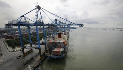 Container ship congestion spreads from Singapore to Port Klang