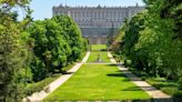 Descubre todos los secretos de uno de los jardines más bonitos y desconocidos de Madrid: casas, cuevas y túneles ocultos