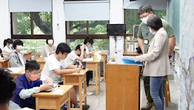 會考作文題大獲好評 學長姐讚：阿公阿嬤不用再犧牲了！｜壹蘋新聞網