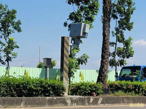 提醒駕駛人減速 高屏大橋屏東測速照相轉頭1個月後又回頭