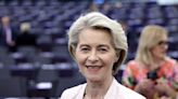 Von der Leyen lanza un balón de oxígeno al motor de combustión con los electrocombustibles